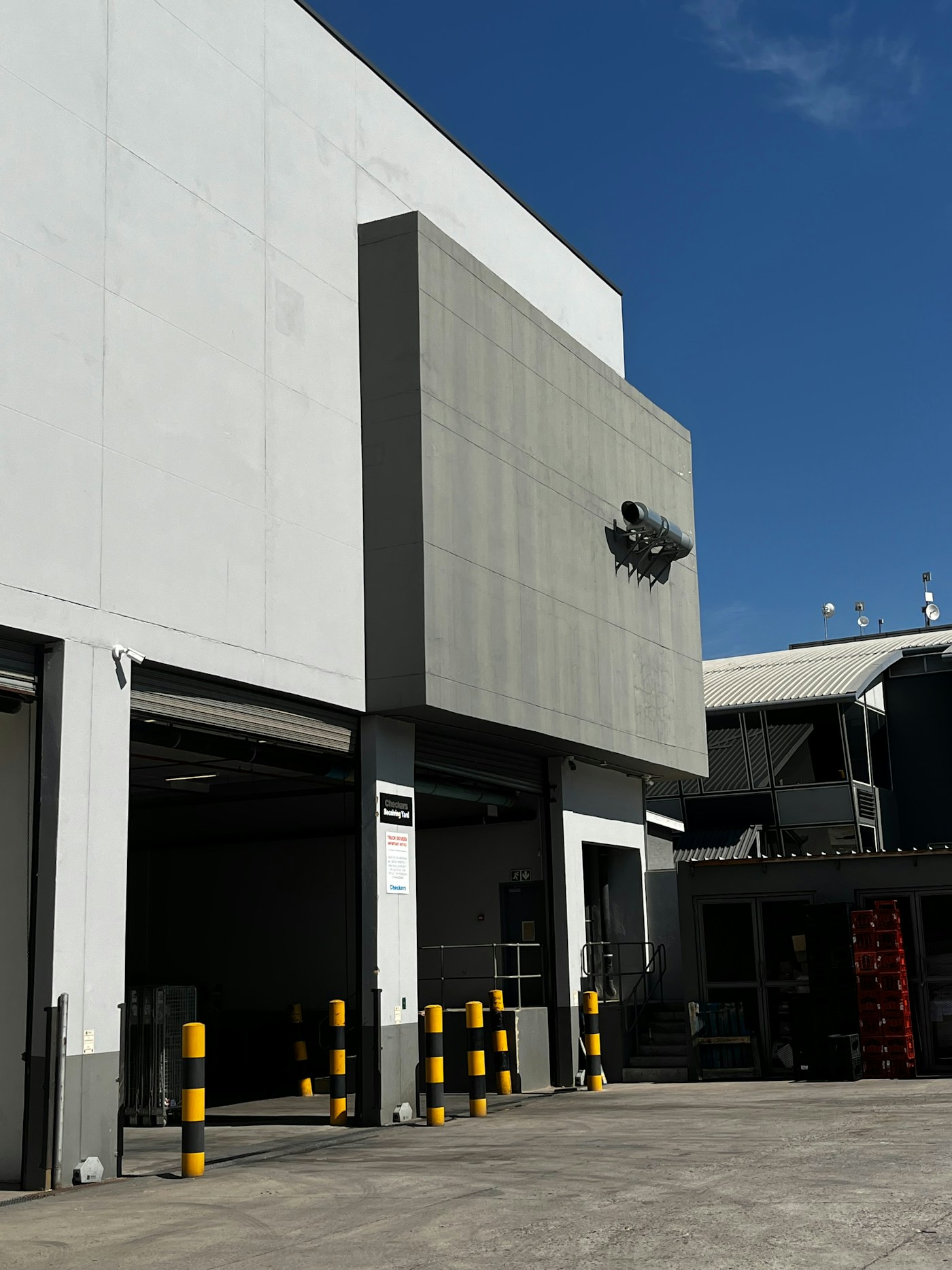 Warehouse with Loading Bay in Sharada